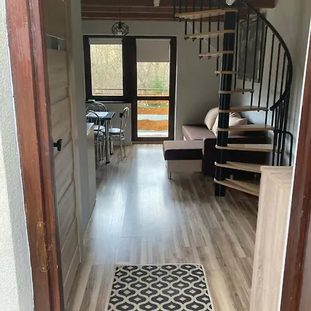 Na Garazu Apartman *